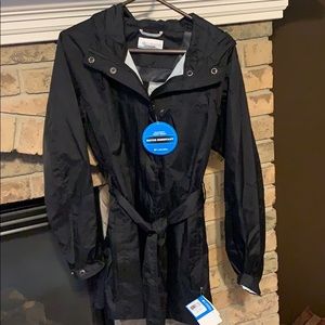 Women’s water resistant Columbia jacket
